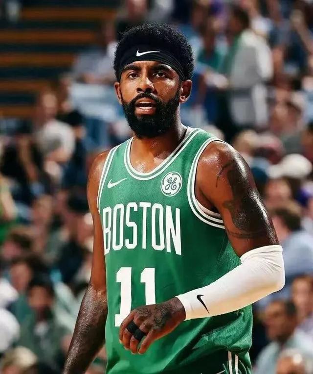 洛里：温哥华的人造草皮质量太差，在这样的场地比赛不可接受（洛里怒批温哥华人造草皮：质量不过关，难以接受在此作战）