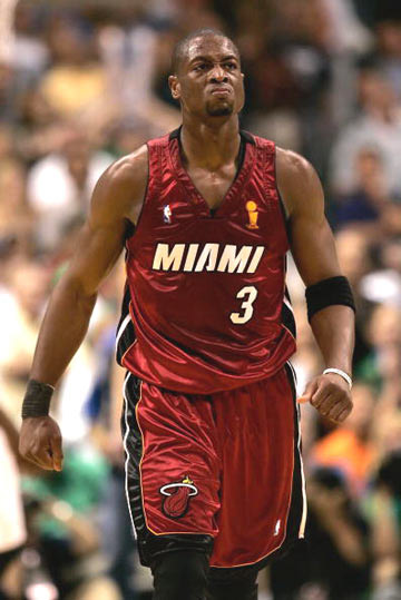 重返狼队？特劳雷或成救主！英超副班长向昔日功臣伸出橄榄枝（英超垫底队递橄榄枝，狼队旧将特劳雷或回归救火）