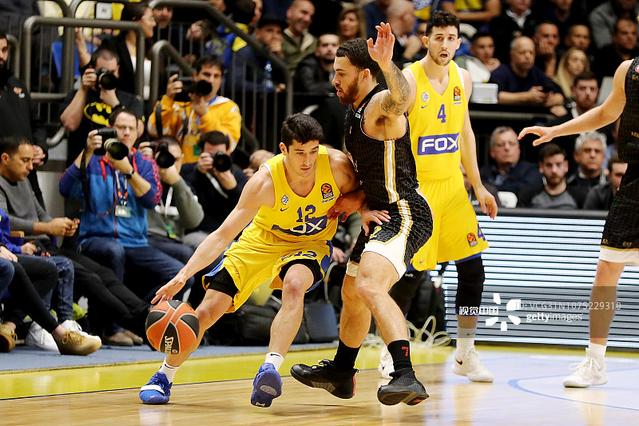 篮球NBA公布月最佳球员，榜单无悬念（NBA月度最佳球员出炉，结果毫无悬念）