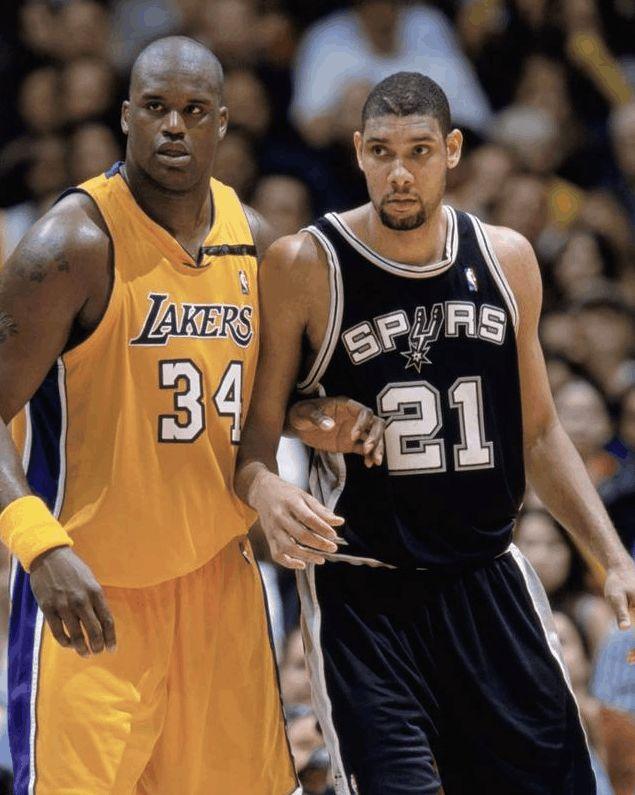 意媒：因机场跑道结冰，尤文全队与远征球迷被困挪威（机场跑道结冰致航班停摆，尤文全队与远征球迷滞留挪威）