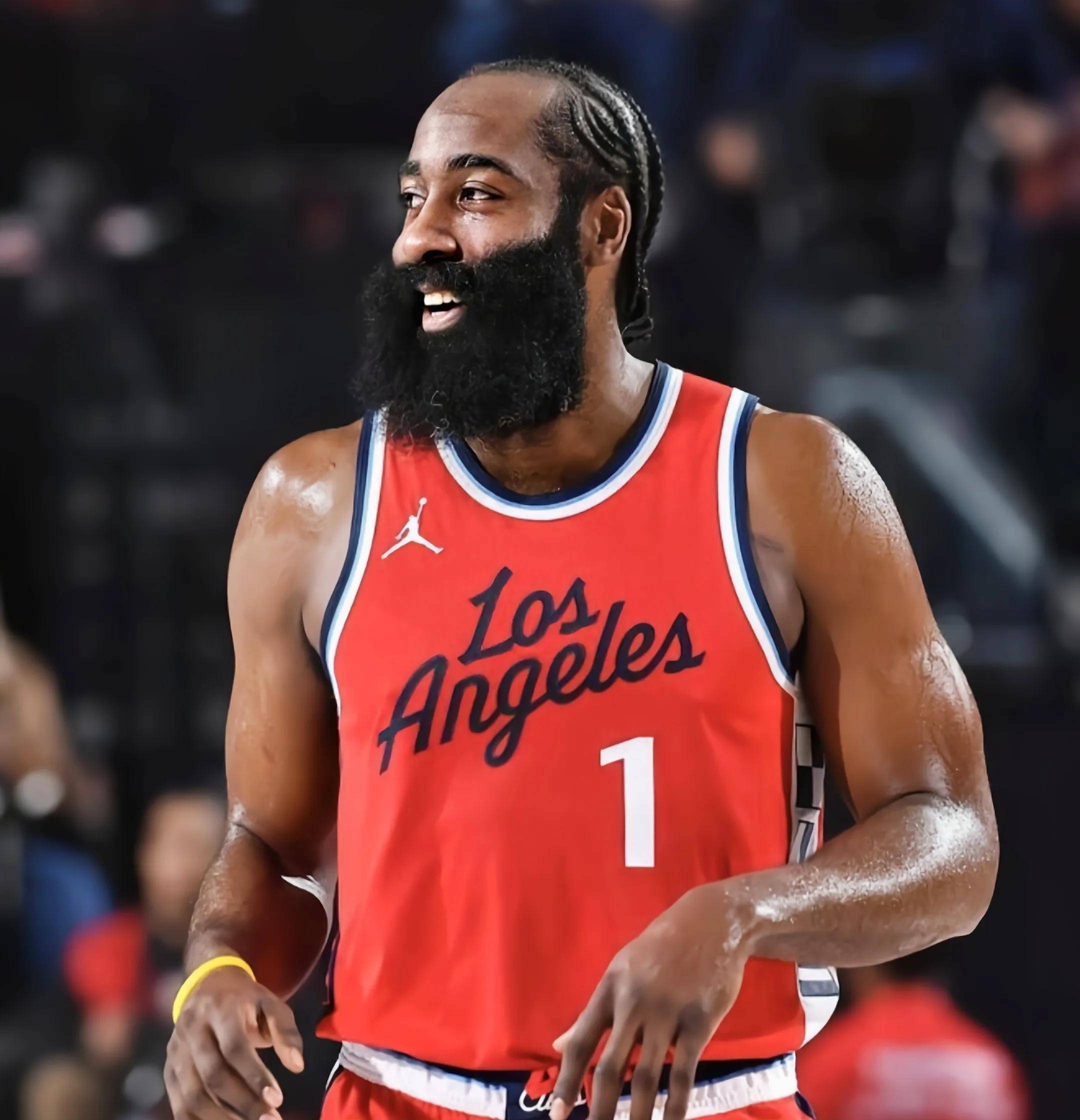 安以恩：铁人从来没拖欠过工资和奖金，这对球员来说是定心丸（安以恩：铁人从未拖欠薪酬，球员更放心）