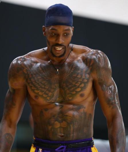 利物浦客胜国米止颓势，主角仍是不在场的萨拉赫（利物浦客场击败国米止住颓势，焦点仍是缺席的萨拉赫）